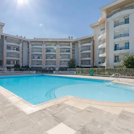Avec Vue A 35 M² Piscine Partagee